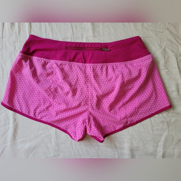 Nike Running Dri-FIT Pink Triangle Print Shorts - Size S - Picture 2 of 8